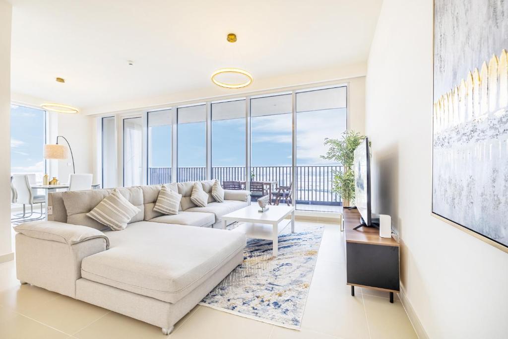 هتل اِلِگانْت رِزیدنْس این کریک مینِتس فرم داونتاون - Elegant Residence in Creek Minutes from Downtown