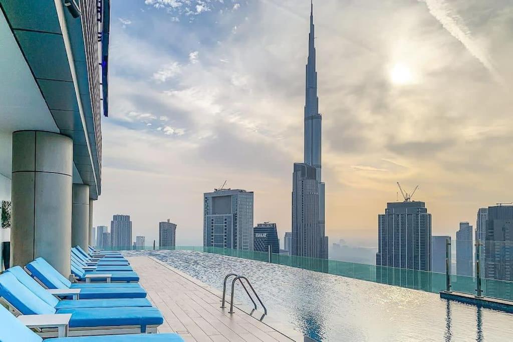 هتل آشری اچ اچ دلاکست آپارتمان این پارامونت ویت برج خلیفه ویو - ASHRI HH Deluxe Apartment in Paramount with Burj Khalifa View