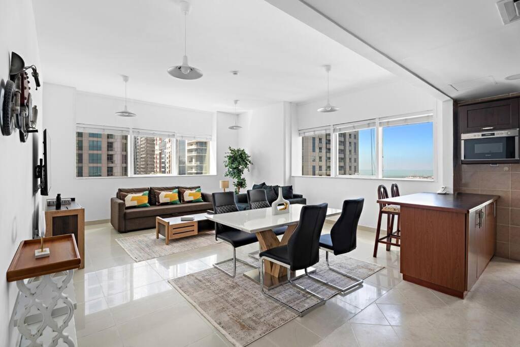 هتل استون تری - اسپیشس 2 بی آر وید سی ویو - StoneTree - Spacious 2 BR with Sea View