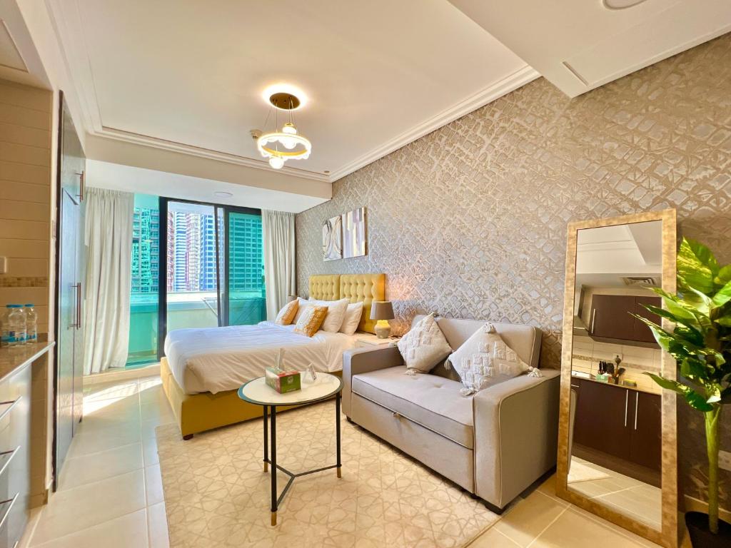 هتل کازموس لیوینگ کازی استودیو ویت بالکنی - Cosmos Living Cozy Studio With Balcony