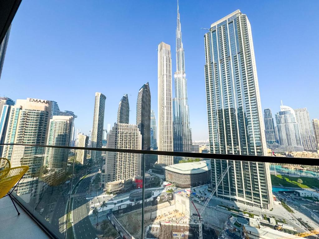 هتل استی این فرست کلاس اَت داون‌تاون بای سکند بست هوم، دوبی - 2 بی آر - برج خلیفه ویو - Stay in First Class at Downtown by 2nd Best Home, Dubai - 2BR - Burj Khalifa View