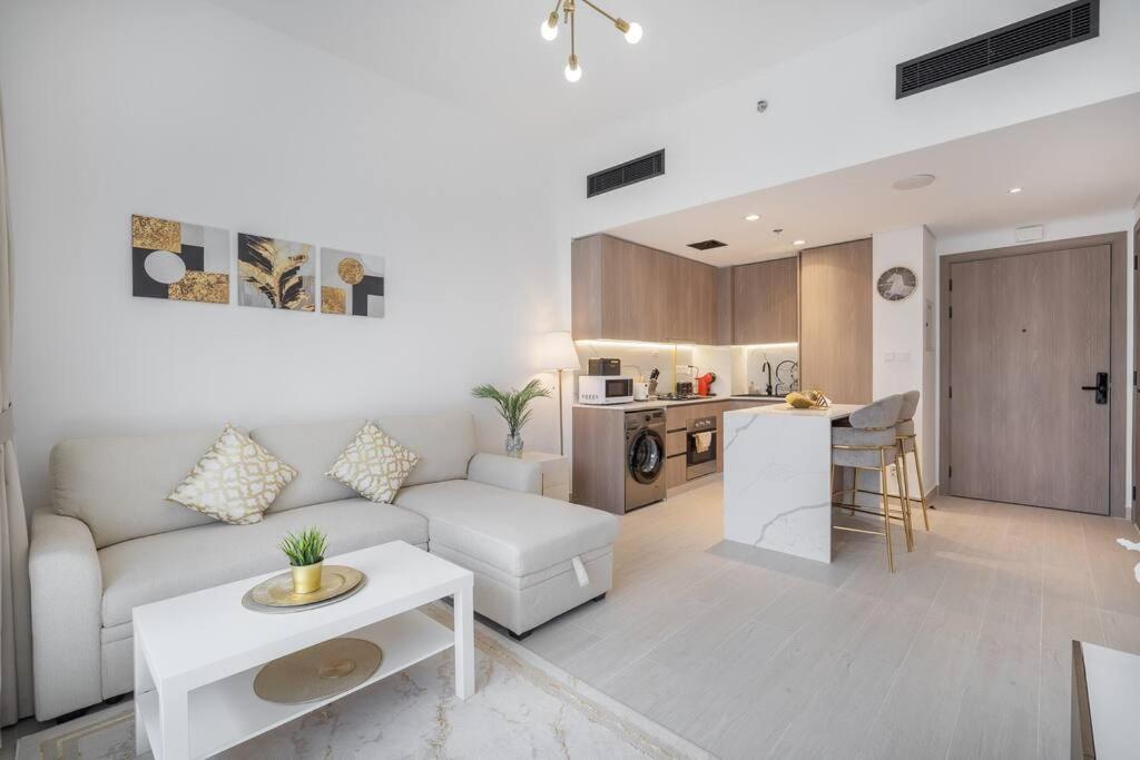 هتل برند نیو لیستینگ & استودیو سیتی & چک این - Brand New Listing & Studio City & Czechin
