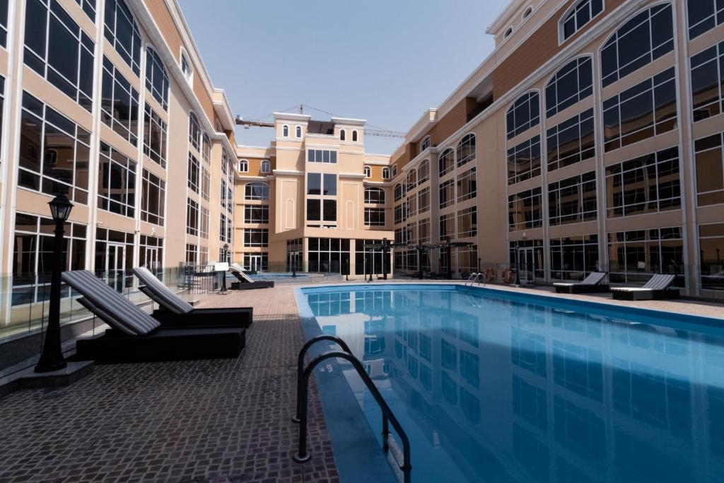 هتل کوئین بد، فری کافی، فری پارکینگ 5 مین-سیرکل مال جی وی سی! - Queen Bed, Free Coffee, Free Parking 5 min-Circle Mall JVC!