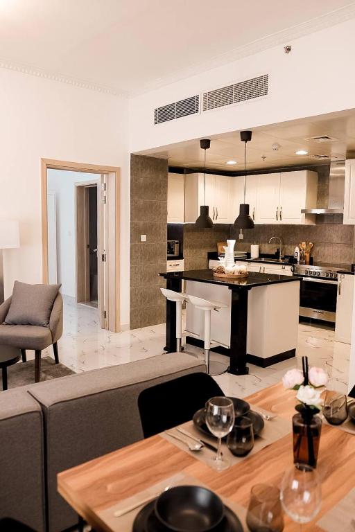 هتل دوبیستای لاکچری 2 بیدروم هالیدی آپارتمان جی‌وی‌سی کینگ و کوئین‌سایز - Dubaistay Luxury 2 Bedroom holiday appartment JVC KING and QUEENSIZE