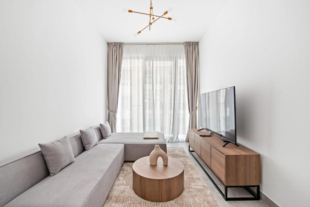 هتل مدرن 1BR ویز سوئیمینگ پول اند جم این جی وی سی - Modern 1BR with swimming pool and gym in JVC