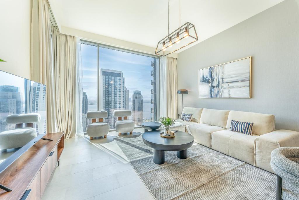 هتل دو بی آر این کریک ریز تاور - دبی کریک هاربر بای پی کی هالیدیز - 2 BR in Creek Rise tower - Dubai Creek Harbour by PK Holidays