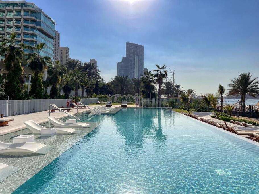 هتل یک بی آر این آ پرایم جی بی آر لوکیشن ویت بیچ اکسس - 1BR in a Prime JBR Location with Beach Access