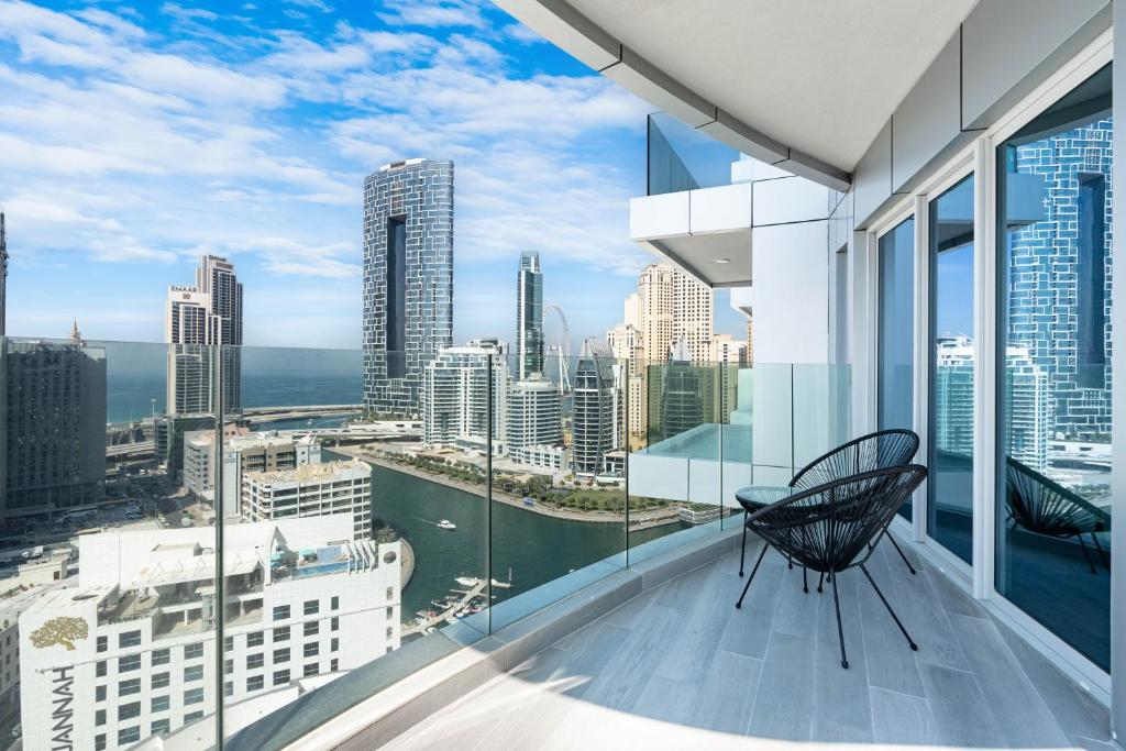 هتل اِلِگان بْرَند نُو هُوم وِد رُوف تَاپ پُول - Elegant Brand New Home with Roof Top Pool