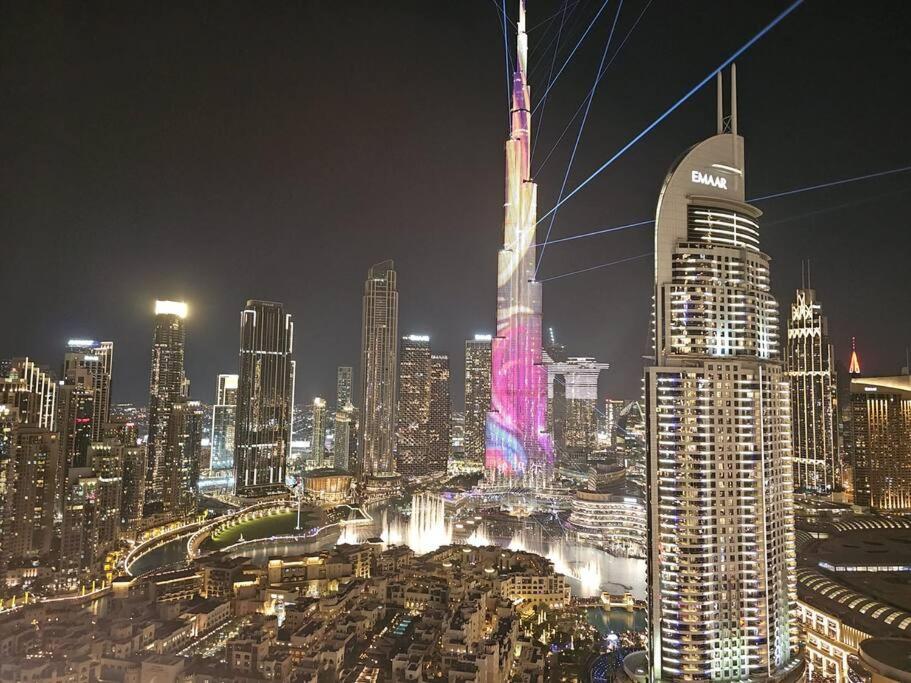 هتل پانورامیک ویوز آف برج خلیفه اند فونت - **Panoramic Views Of Burj Khalifa and Fountain**