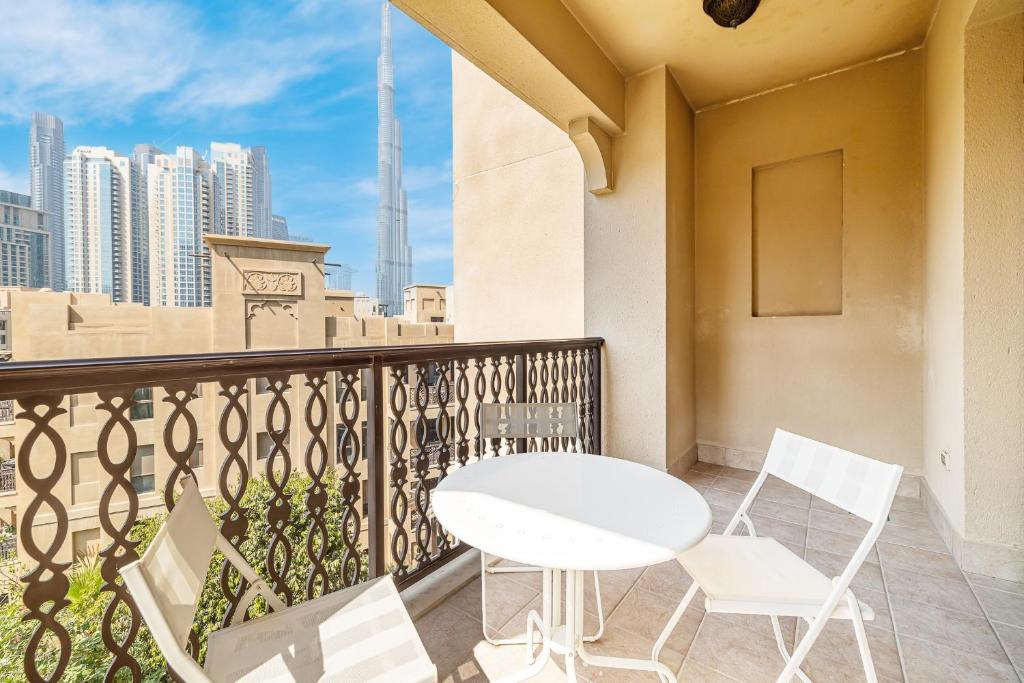 هتل ترندیشنال هوم وید فول برج ویو این د اول تاون - Traditional Home with Full Burj View in the Old Town