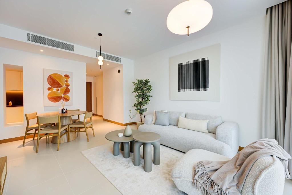 هتل 2BR کانتمپورری لاکچری - ویدا مارینا - سیتی ویوز - 2BR Contemporary Luxury - Vida Marina - City Views