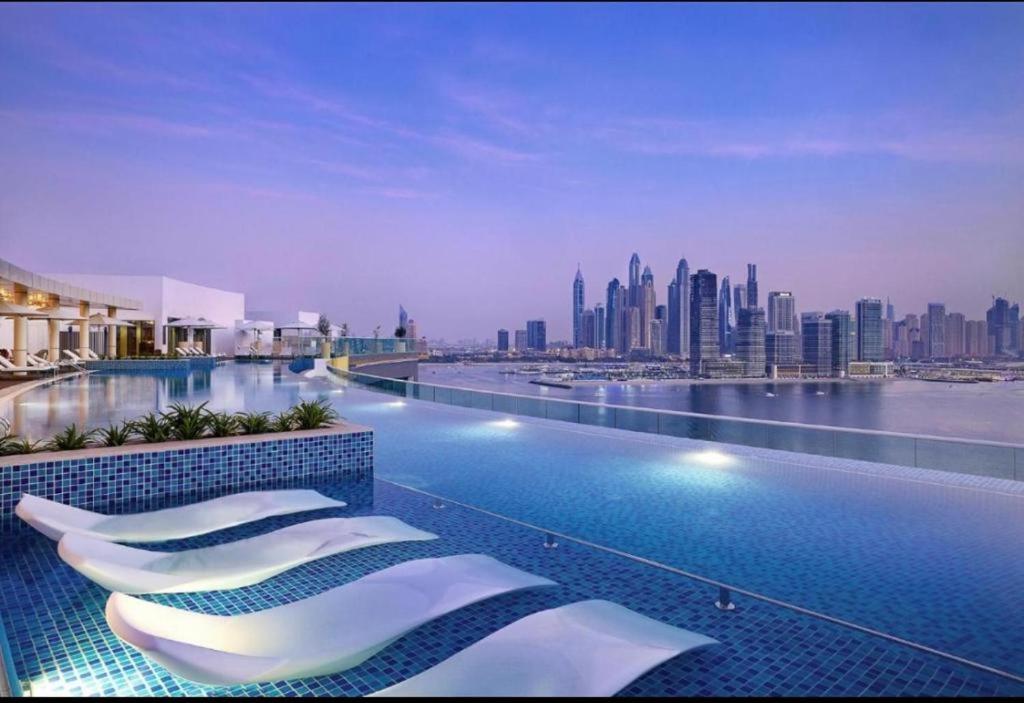 هتل سینیک 2بی‌آر این سون پالم دبی بای تنامی هالیدی هومز - Scenic 2BR in Seven Palm Dubai by Tanami Holiday Homes