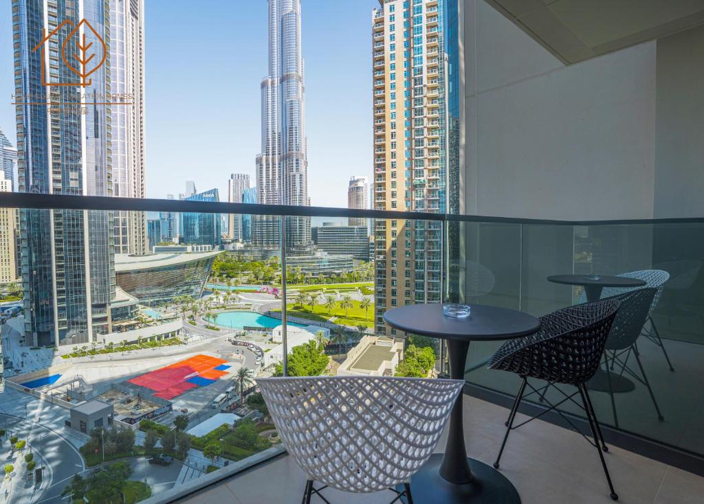 هتل کوزی آپارتمان نکست تو برج ویت برج خلیفه ویوز 180A1A2-2 - Cozy Apartment Next to Burj with Burj Khalifa Views 180A1A2-2