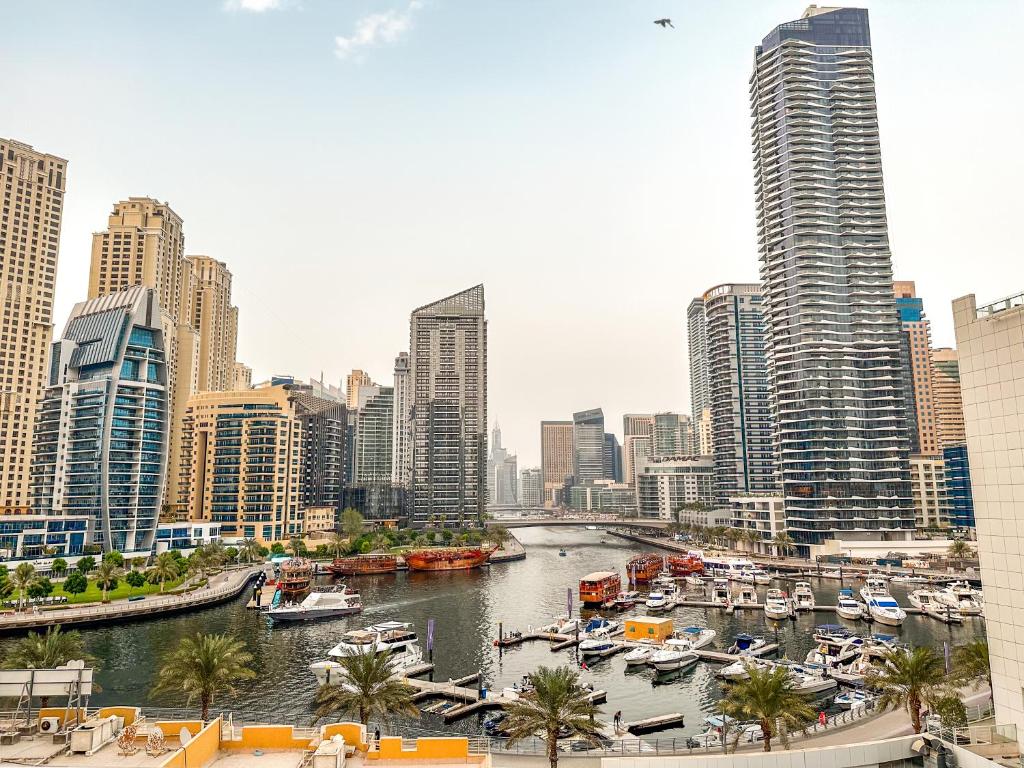 هتل لاگژریس 2 بندروم وید آیکانیک مارینا اند عربین سی یو - Luxurious 2 Bedroom with Iconic Marina & Arabian Sea View