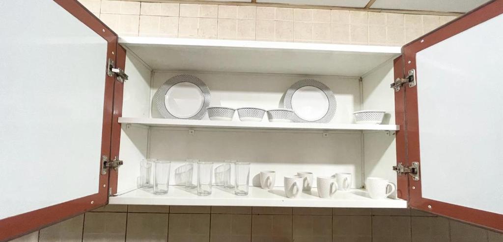 هتل پرمیر سرویسد میلز هاستل Premier Serviced Males Hostel