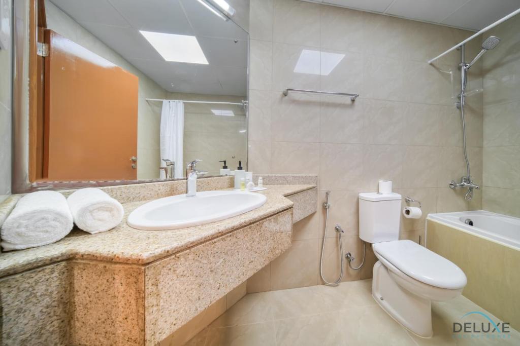 هتل وایبرنت 2 بی آر آپارتمان در مارینا کراون، دبی مارینا بای دلاکس هالی‌دی هومز - Vibrant 2 BR Apartment at Marina Crown, Dubai Marina by Deluxe Holiday Homes