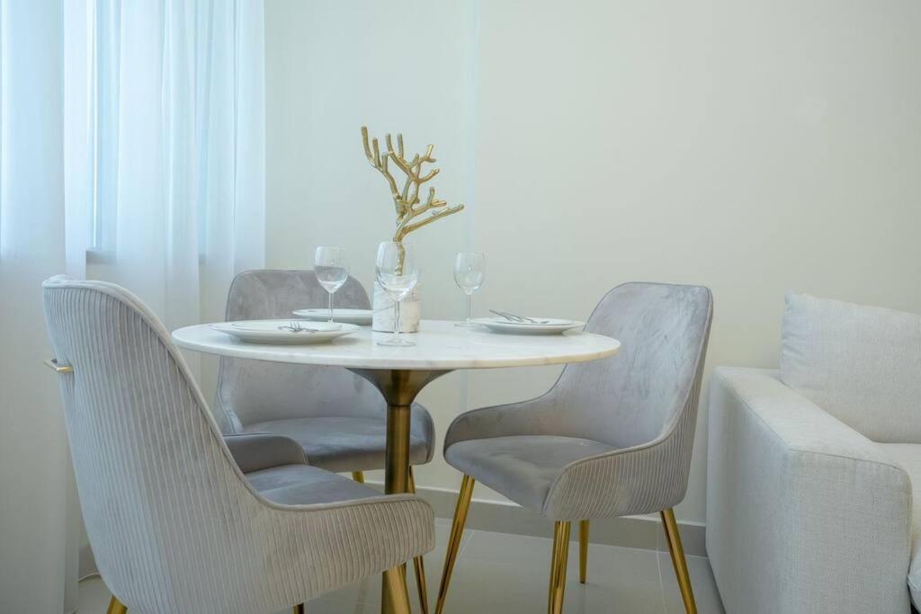 هتل کوزی اسپیشس آپارتمان 1 بی آر - Cozy Spacious Apartment 1BR