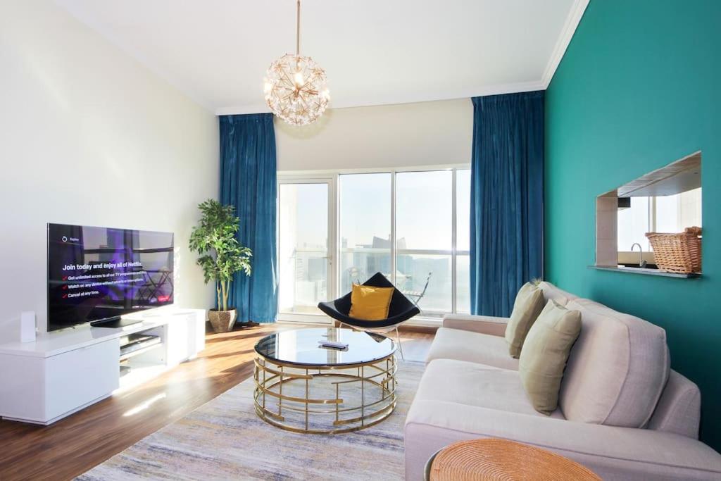 هتل آر اچ های-فلور اسپندر، 2-بد روم جم در داون تاون - RH- High-Floor Splendor, 2-Bedroom Gem in Downtown