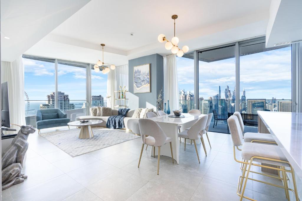 هتل سنترال لوکس هوم ویت استانیگ ویوز آن 42ند فلور - Central Lux Home with Stunning Views on 42nd Floor
