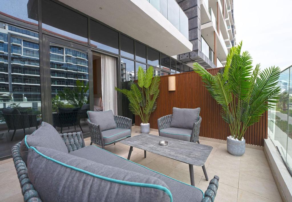 هتل ایزی گو - آزیزی ریویرا 13 دلاکس استودیو - EasyGo - Azizi Riviera 13 Deluxe Studio