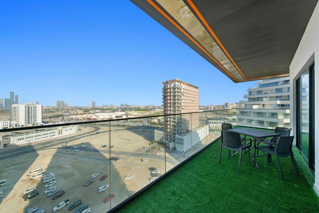 هتل استنینگ 3 بد روم آپارتمان این بینگهاتی کریک - Stunning 3 Bedroom Apartment In Binghatti Creek