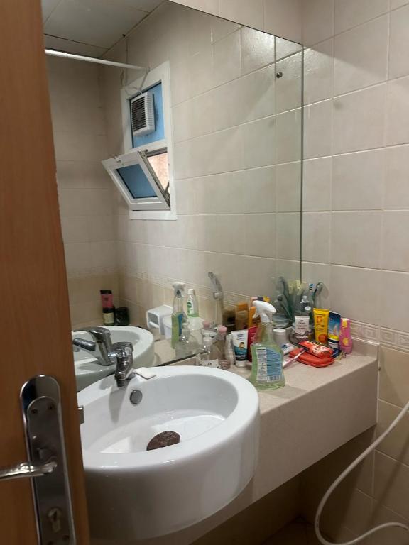 هتل فولی فرنشد مستروم ویت اتچد واشروم Fully Furnished Masteroom with attached washroom