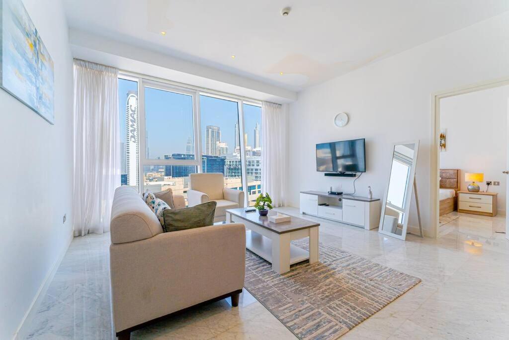 هتل اسپیشس وان بردروم نییر دبی مال - Spacious One Bedroom Near Dubai Mall