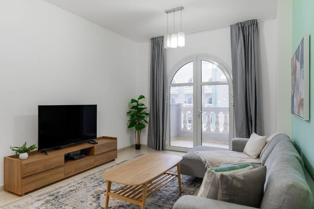 هتل پریمیوم 1 بد آپارتمان این آتوم، جی‌وی‌سی - Premium 1 Bed Apartment in Autumn, JVC