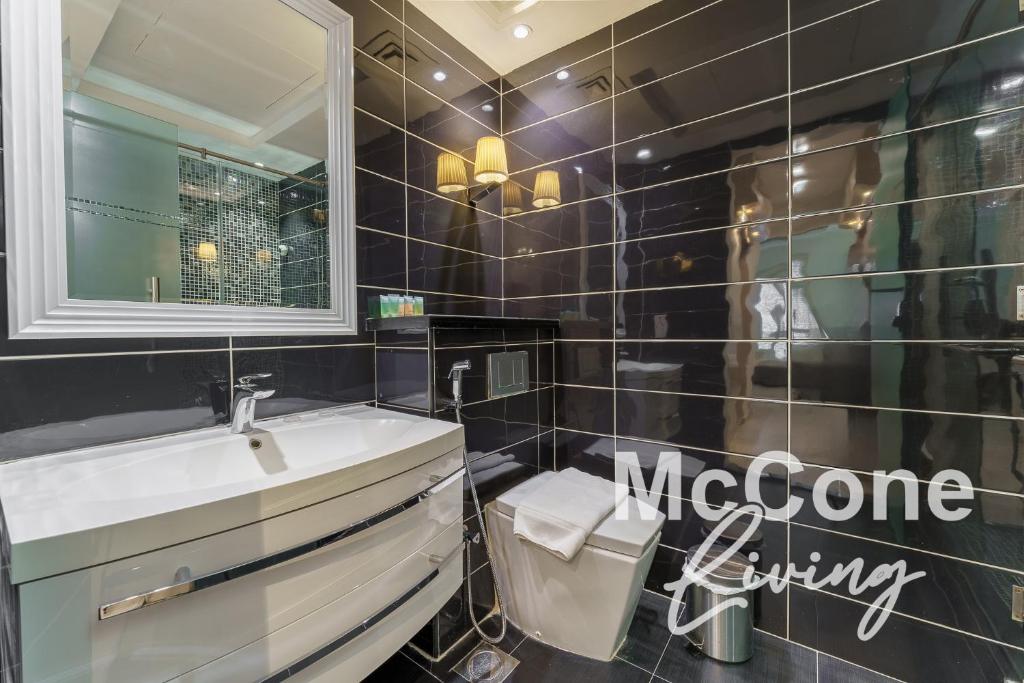 هتل چارمینگ داون‌تاون وان بی آر لفت - Charming Downtown 1BR Loft
