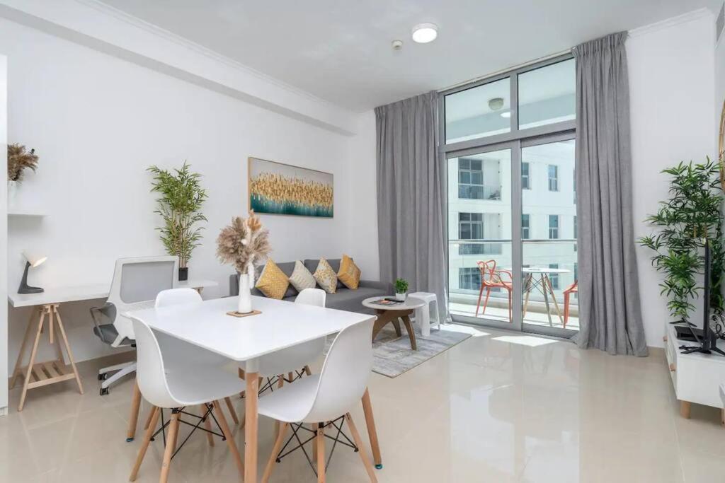 هتل رنوویتد اند مدرن 1 بد این د هارت آف مارینا - Renovated and Modern 1 Bed in the heart of Marina