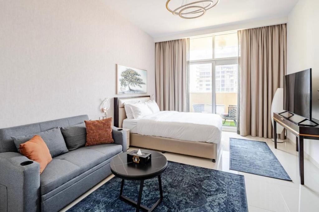هتل اسپیشس یونیت وید سیتی وی این جی وی سی - Spacious Unit With City View in JVC