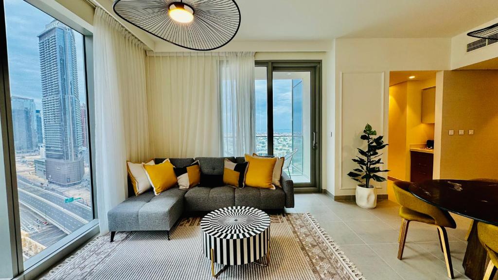 هتل وندوراس هومز - فورت تاور، دبی مرکزی، برج ویو즈 - Venduras Homes - Forte Tower, Downtown Dubai, Burj Views