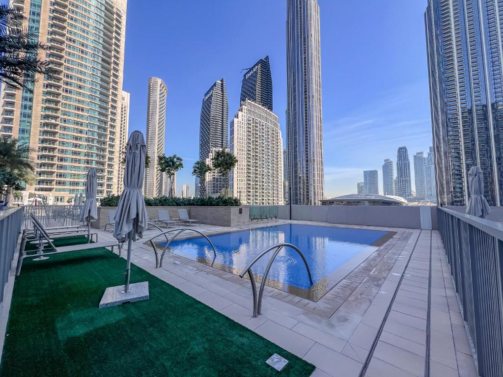 هتل ووندرفول 2 بی آر مدرنلی فورت تاور داون تاون - Wonderful 2BR Modernly Forte Tower Downtown