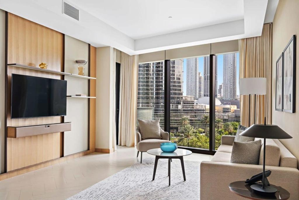 هتل لاکسوریس 3-بد روم آپارتمان فیسینگ برج خلیفه این د آدرس دبی اپرا - Luxurious 3-Bedroom Apartment Facing Burj Khalifa in The Address Dubai Opera