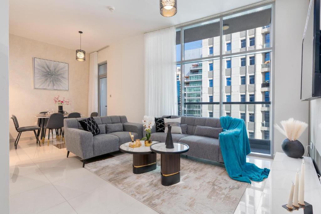 هتل تَم - مارینا وارف اسپیشس آپت ویت استانینگ سیتی ویوز - Tamm - Marina Wharf Spacious Apt with Stunning City Views