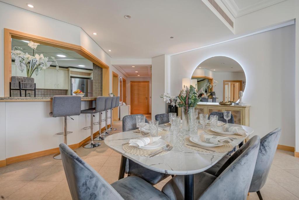 هتل تروفی اوشنز اج سوئیت این پام ویت پرایوت بیچ اکسس - Trophy Oceans Edge Suite in Palm with Private Beach Access