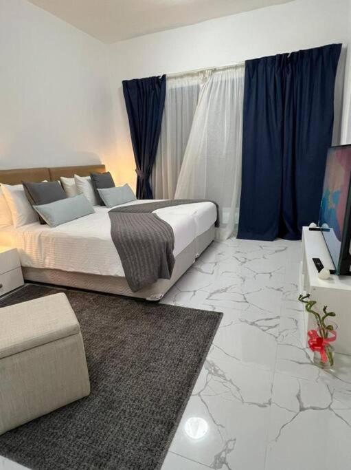 هتل پرایوت روم اویلبل این آرجان. - Private room available in Arjan.