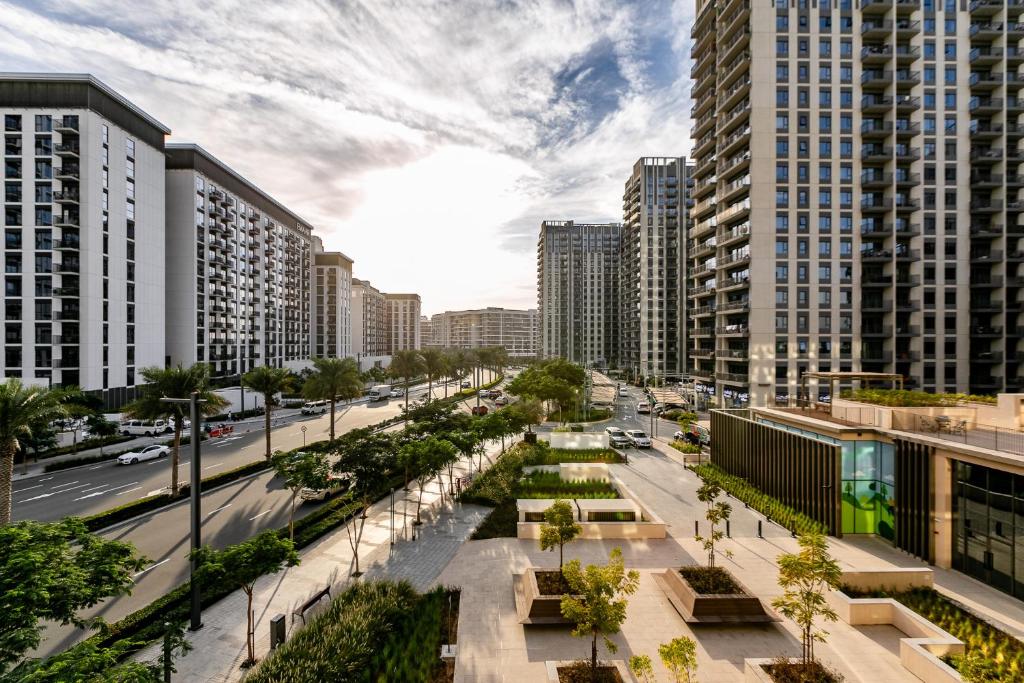 هتل آپگریدد اینتیریور آی دبی هیلز آی سیتی ویو - Upgraded Interior I Dubai Hills I City View