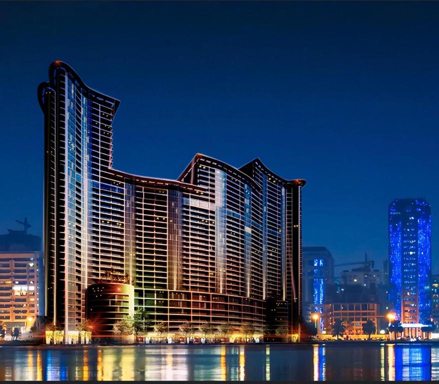 هتل سی ام ای اسکای لاین سنچوری آپارتمانز - اجمان کورنیش یو ای CMA Skyline Sanctuary Apartments - Ajman Corniche UAE