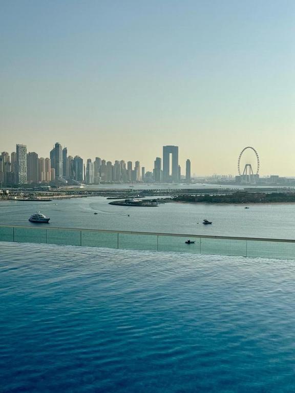 هتل بیچ‌ساید بلیس: استایلش نیو استودیو ات سون پالم - Beachside Bliss: Stylish New Studio at Seven Palm