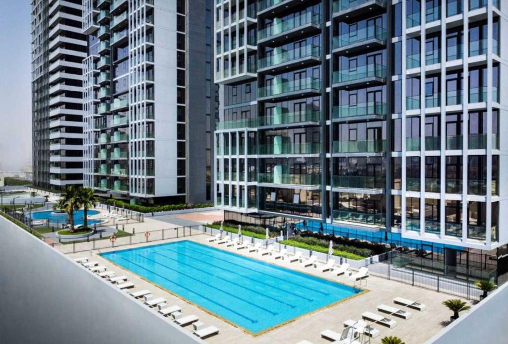 هتل سانشاین سیوینگ! یور 2بد هوم این بلوم تاور، جی‌وی‌سی - Sunshine Saving! Your 2Bed Home in Bloom Tower,JVC