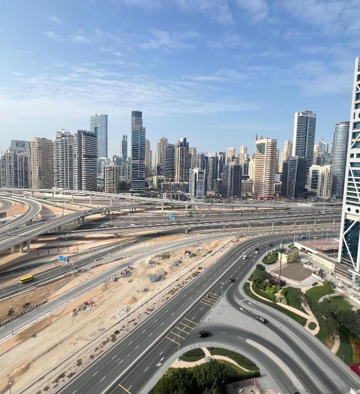 هتل جمیرا لیک تاورز - Jumeirah lake towers