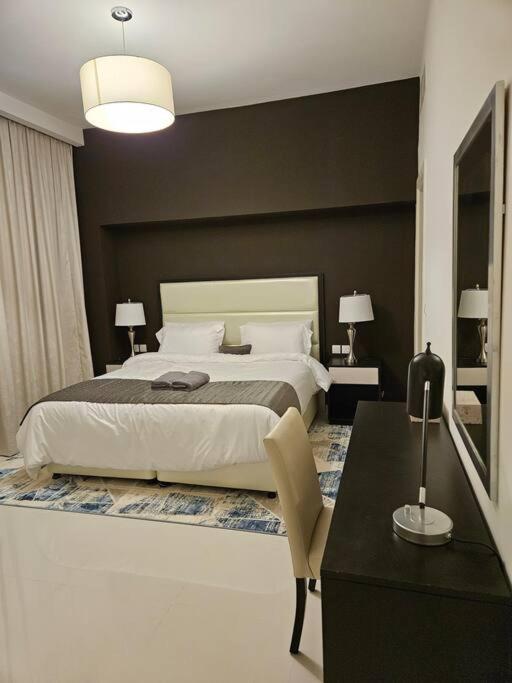 هتل برند نیو هیوژ 2 بیدروم آپت دبی اسکای لاین ویو - Brand New Huge 2 Bedroom apt Dubai Skyline View
