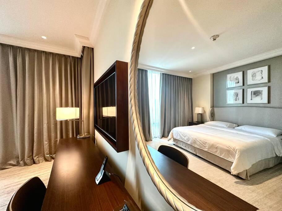 هتل سرویسد آدرس آپارتمان ویت فول برج خلیفه ویو - Serviced Address apartment with full Burj Khalifa view