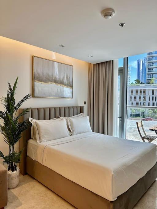 هتل استنن سویدیو این بیزنس بی - Stunning Studio in Business Bay