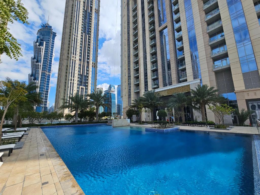هتل ول هوم - لاکژریوس ۲بی آر آپت اَت نُورا تاور این بیزنس بی - WelHome - Luxurious 2BR Apt at Noora Tower in Business Bay