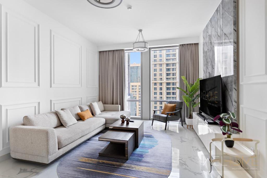WelHome - Luxurious 2BR Apt at Noora Tower in Business Bay