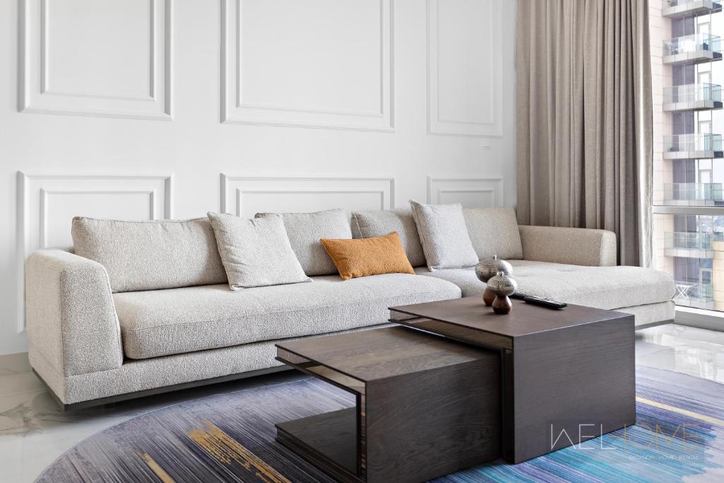 WelHome - Luxurious 2BR Apt at Noora Tower in Business Bay