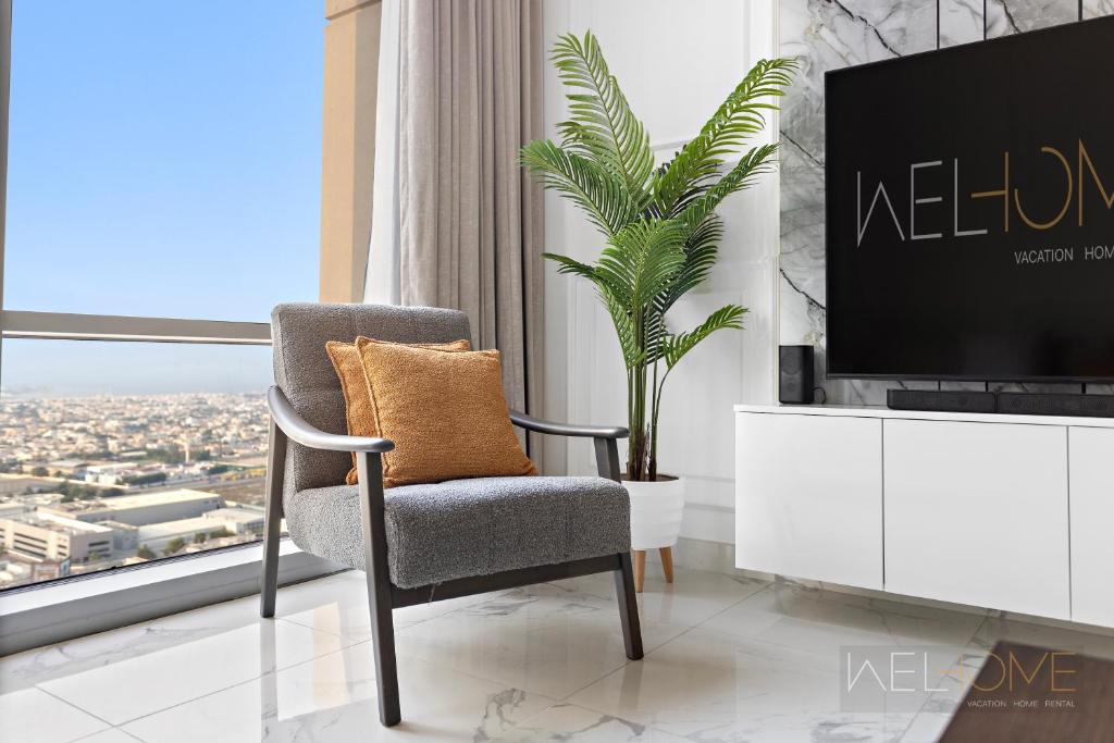 WelHome - Luxurious 2BR Apt at Noora Tower in Business Bay