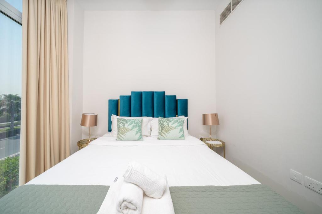 ALH Vacay - 1 bedroom with Study Room in DAMAC Hills 2